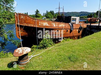 Lungo le rive del canale Caledoniano verso Loch Ness, Fort Augustus, Highland, Scozia, Regno Unito, Europa. 20 luglio 2021 Foto Stock