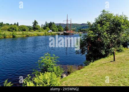 Lungo le rive del canale Caledoniano verso Loch Ness, Fort Augustus, Highland, Scozia, Regno Unito, Europa. 20 luglio 2021 Foto Stock