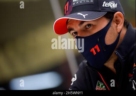 San Paolo, Brasile. 11 Nov 2021. SP - Sao Paulo - 11/11/2021 - FORMULA 1 GP BRASIL 2021, PREPARATIVI - il pilota messicano Sergio Perez del team Red Bull Racing durante una conferenza stampa per il Gran Premio di San Paolo svoltosi all'Autodromo de Interlagos sul circuito mondiale di Formula 1 nella stagione 2021. Foto: Duda Bairros/AGIF/Sipa USA Credit: Sipa USA/Alamy Live News Foto Stock