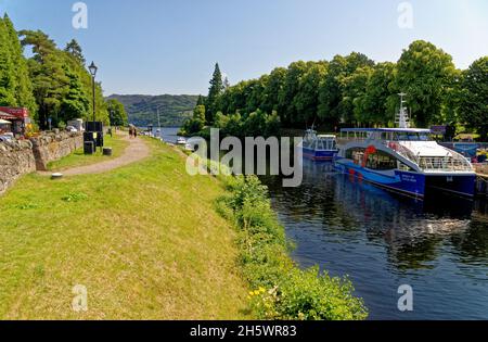 Lungo le rive del canale Caledoniano verso Loch Ness, Fort Augustus, Highland, Scozia, Regno Unito, Europa. 20 luglio 2021 Foto Stock