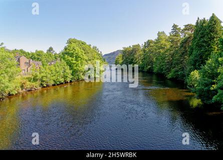 Lungo le rive del canale Caledoniano verso Loch Ness, Fort Augustus, Highland, Scozia, Regno Unito, Europa. 20 luglio 2021 Foto Stock