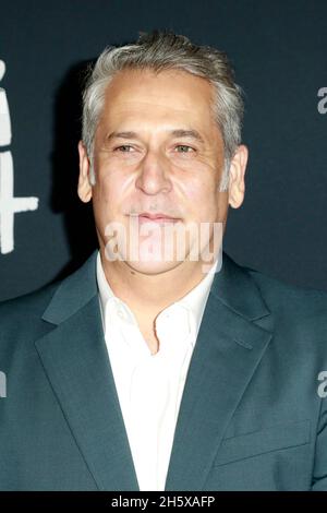 Los Angeles, Stati Uniti. 10 novembre 2021. Myron Kerstein agli arrivi per TICK, TICK.BOOM! Premiere al 2021 AFI Fest Opening Night Gala, TCL Chinese Theatre, Los Angeles, CA 10 novembre 2021. Credit: Priscilla Grant/Everett Collection/Alamy Live News Foto Stock