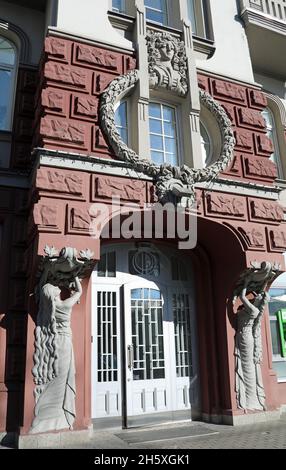 Architettura del patrimonio Art nouveau a Yaroslaviv Val Street a Kyiv Foto Stock