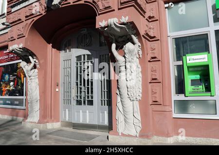 Architettura del patrimonio Art nouveau a Yaroslaviv Val Street a Kyiv Foto Stock