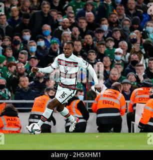 Dublino, Irlanda. 11 Nov 2021. 11 novembre 2021; Aviva Stadium, Dublino, Repubblica d'Irlanda; qualificazione alla Coppa del mondo FIFA 2022, Repubblica d'Irlanda contro Portogallo; Renato Sanchs del Portogallo con la palla credito: Action Plus Sports Images/Alamy Live News Foto Stock