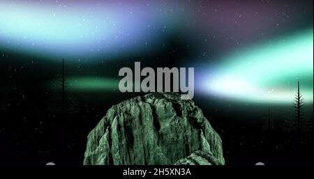 Immagine di rocce e abeti a natale su aurora Foto Stock