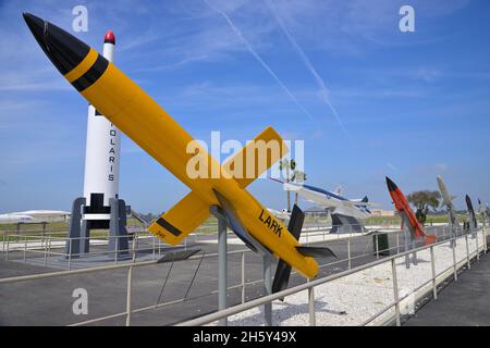 Esposizione dei sistemi di armi alla Stazione aeronavale di Point Mugu (NAS), vicino Oxnard CA Foto Stock