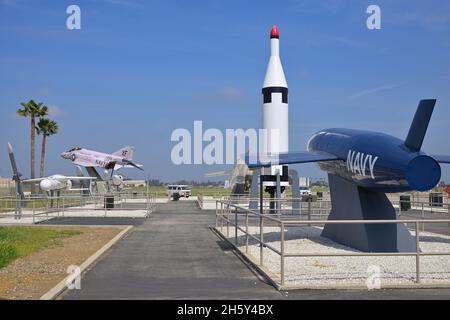 Esposizione dei sistemi di armi alla Stazione aeronavale di Point Mugu (NAS), vicino Oxnard CA Foto Stock