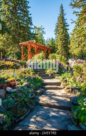 Cascate di Time Garden Banff Alberta Canada in estate Foto Stock