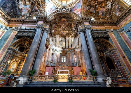 PALERMO, ITALIA - 26 APRILE 2018: Interno della Chiesa di San Giuseppe di Teatino a Palermo, Italia Foto Stock