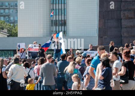 Vladivostok, Russia - 9 settembre 2018: Un'azione politica contro l'innalzamento dell'età pensionabile organizzata da Alexei Navalny. Foto Stock