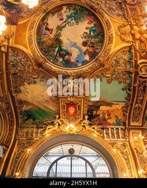 FRANCIA, PARIGI (75) ALL'INTERNO DEL RISTORANTE CHIAMATO LE TRAIN BLEU NELLA STAZIONE FERROVIARIA GARE DE LYON Foto Stock