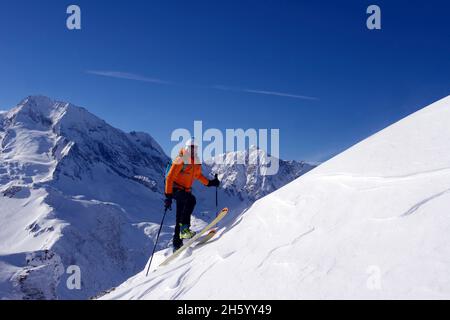 FRANCIA, SAVOIA ( 73 ), SAINTE FOY TARENTAISE, SCI DA TURISMO, SUL RETRO DEL MONT POURRI, CIMA NEL PARCO NAZIONALE DI VANOISE Foto Stock