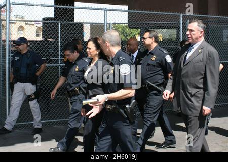 Il procuratore generale Kamala Harris si unisce ai leader di stato per visitare il confine e discutere le strategie per combattere il crimine transnazionale delle bande ca. 24 marzo 2011 Foto Stock