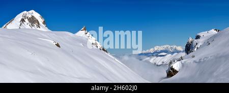 FRANCIA, ISERE ( 38 ), SAINT MICHEL LES PORTES , SULLA SINISTRA IL VERTICE CHIAMATO GRAND VEYMONT NEL PARCO NATURALE DEL VERCORS Foto Stock