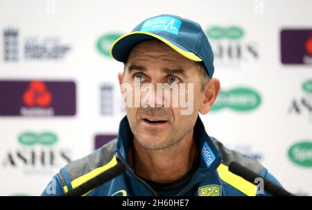 Foto del file datata 12-08-2019 del capo allenatore australiano Justin Langer che ha riconosciuto che era impossibile trascurare il vantaggio di vincere il lancio alla T20 World Cup, ma il capo allenatore australiano ha sostenuto la mentalità “impavida” del suo fianco per superare qualsiasi ostacolo. Data di emissione: Mercoledì 18 agosto 2021. Data di emissione: Venerdì 12 novembre 2021. Foto Stock