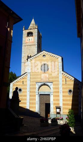 FRANCIA, ALPES MARITIMES ( 06 ), LA BRIGUE, LA CHIESA DEL VILLAGGIO DI LA BRIGUE Foto Stock