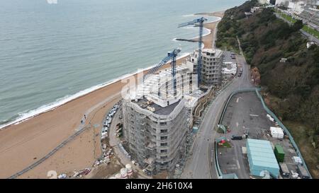 Sviluppo della linea costiera Folkestone Kent UK vista aerea Foto Stock