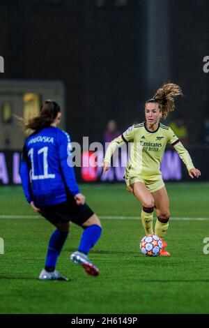 Koege, Danimarca. 10 novembre 2021. LIA Waelti (13) dell'Arsenal visto nella partita UEFA Women's Champions League tra HB Koege e Arsenal allo Stadion Sport di Koege. (Photo credit: Gonzales Photo - Robert Hendel). Foto Stock