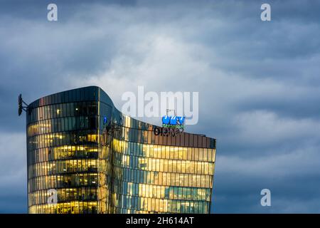 Wien, Vienna: Sede centrale di OMV nel 02. Leopoldstadt, Vienna, Austria Foto Stock