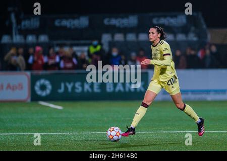 Koege, Danimarca. 10 novembre 2021. Simone Boye (20) di Arsenal visto nella partita UEFA Women’s Champions League tra HB Koege e Arsenal allo Sport Stadion di Koege. (Photo credit: Gonzales Photo - Robert Hendel). Foto Stock