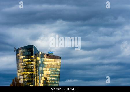 Wien, Vienna: Sede centrale di OMV nel 02. Leopoldstadt, Vienna, Austria Foto Stock