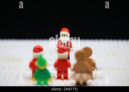 Il team di Natale Babbo Natale è pronto per festeggiare Foto Stock