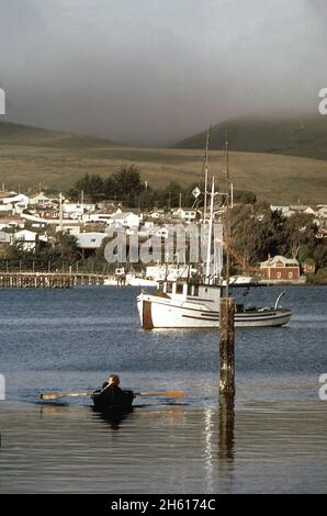 1970 America: Barca da pesca a Bodega Bay in California ca. 1972 Foto Stock