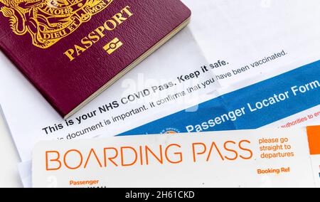 background, carta d'imbarco, frontiera, affari, certificato, certificati, cittadino, cittadinanza, controllo, paese, passo di covid, covid-19, documento, documenta Foto Stock