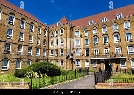 Jackman House nomi dopo Charles Jackman sulla Green Bank Estate, Wapping, Londra, Regno Unito Foto Stock