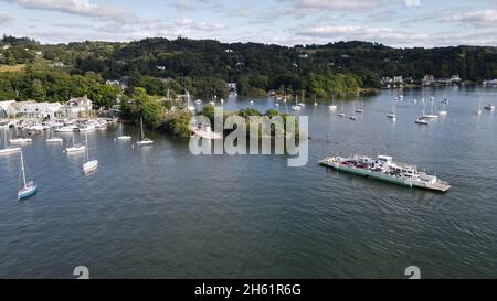 Traghetto per auto windermere Lake District vista aerea Foto Stock