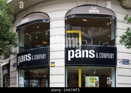 VALENCIA, SPAGNA - 10 NOVEMBRE 2021: Pans and Company è una catena di ristoranti in Spagna specializzata in sandwich Foto Stock