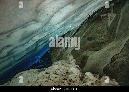 ghiacciaio di rhone, nel ghiaccio del ghiacciaio, grotta del ghiacciaio Foto Stock