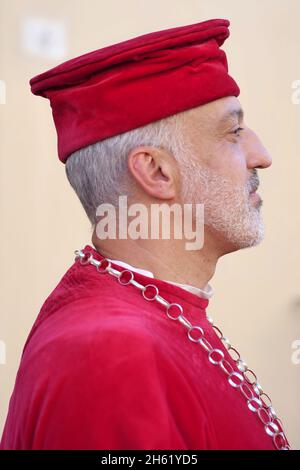 Italia, Sansepolcro (Arezzo), 12 settembre 2021 : Palio di Crossbow (Palio della balestra). Si tratta di un evento storico che si è tenuto continuamente s. Foto Stock