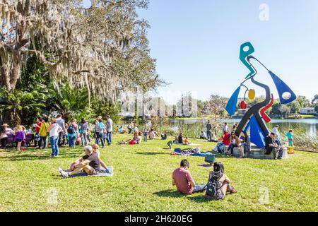 Orlando Florida, North Orange District, Loch Haven Park, il museo di arte americana di Mennello, Indie-Folkfest festival fiera famiglie scultura Lago Formosa Foto Stock