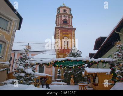 avvento e mercatino di natale a mittenwlad, baviera, germania Foto Stock