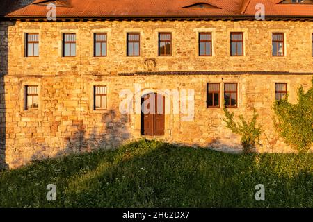 germania,turingia,elgersburg,castello,parete esterna,finestra,porta vecchia,parete,luce del mattino Foto Stock