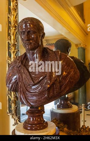 inghilterra,hampshire,hinton ampner house,busto di giulio cesare Foto Stock