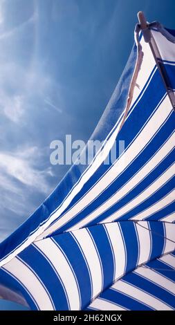 ombrellone a narbonne plage in estate. Foto Stock