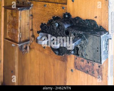 Medievale di bloccaggio della porta Foto Stock