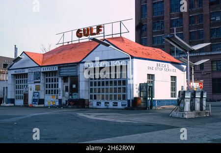 Brick's Gulf, New York; ca. 1977. Foto Stock