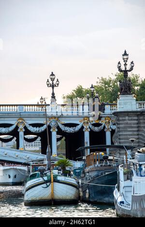 francia, parigi, pont alexandre iii ponte sulla senna, tour in barca Foto Stock