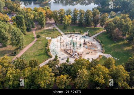 germania, sassonia-anhalt, magdeburg, parco giochi nel rotehorn parco della città Foto Stock