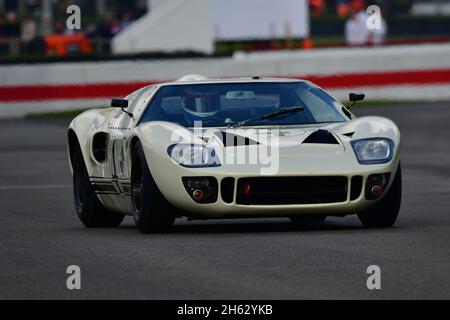 David Hart, John Hugenholtz, Ford GT40, Gurney Cup, World Championship Sports Cars che ha corso negli anni dal 1960 al 1966, Goodwood 78th Members Me Foto Stock