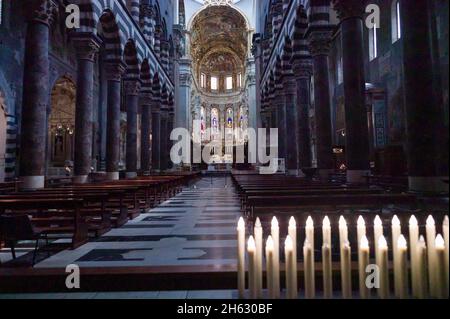 interno della cattedrale di san lorenzo (lorenzo) a genova Foto Stock