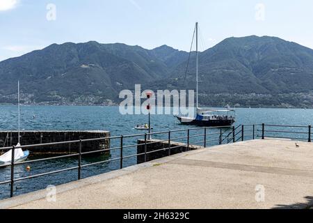 passeggiata lungo locarno sulle rive del lago maggiore locarno,canton ticino,svizzera Foto Stock