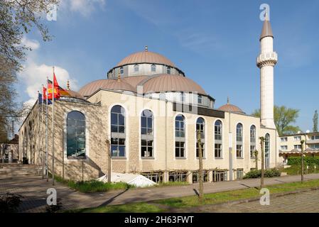 vista della ditip merkez moschea, duisburg, marxloh distretto, ruhr zona, nord reno-westfalia, germania Foto Stock