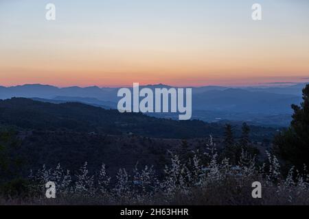 pochi minuti prima dell'alba: paesaggio pitoresque girato in andalusia, spagna Foto Stock