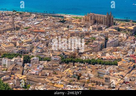 vista aerea, città vecchia e chiesa santa iglesia catedral de mallorca, palma cattedrale, palma, maiorca, isole baleari, spagna Foto Stock