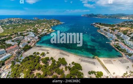 vista aerea, baia di cala de santa pona con spiaggia sabbiosa platja de santa pona, santa pona, calvià, mallorca, isole baleari, spagna Foto Stock